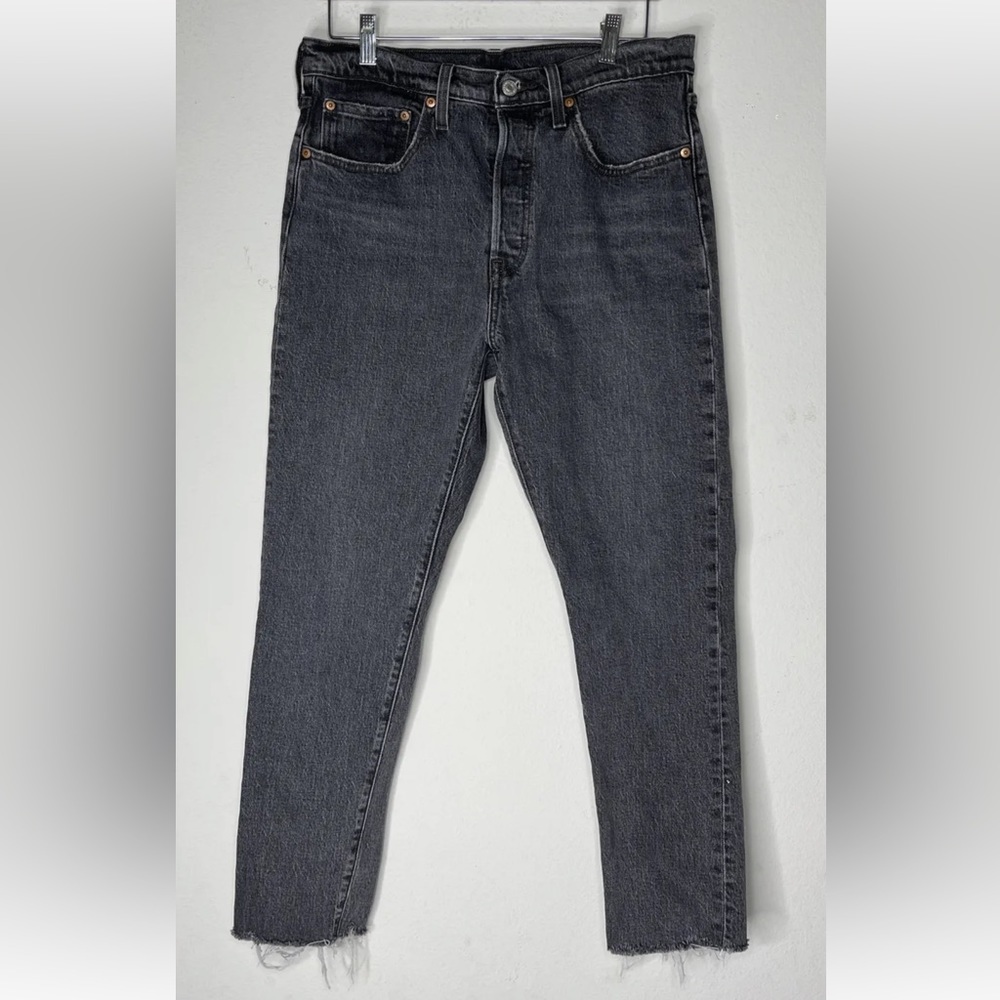 Levi's Women's 501 Skinny Jean in Light Wash Denim RAW HEM - Picture 6 of 7